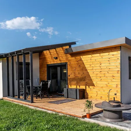 Tan'n'baum Jacuzzi House Lejlighed Balatonfenyves
